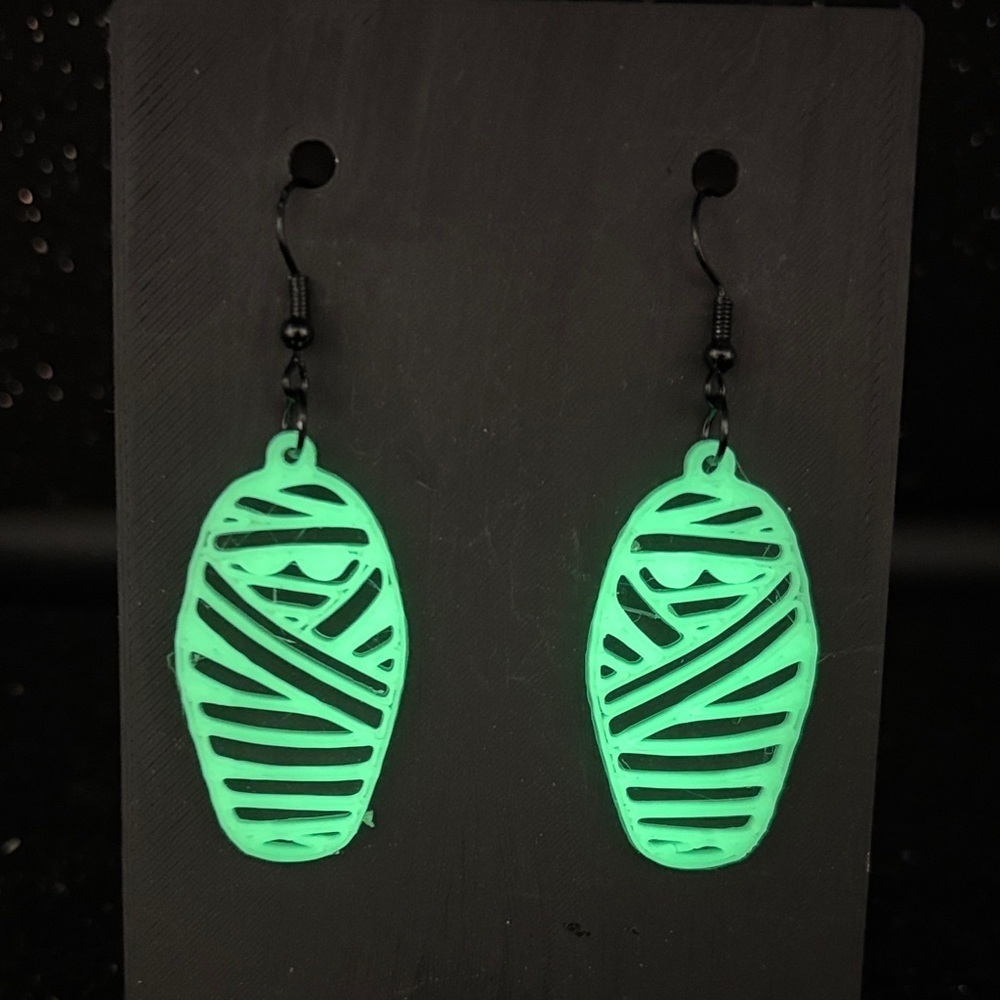 Glow-in-the-Dark Mummy Earrings 🧻💀